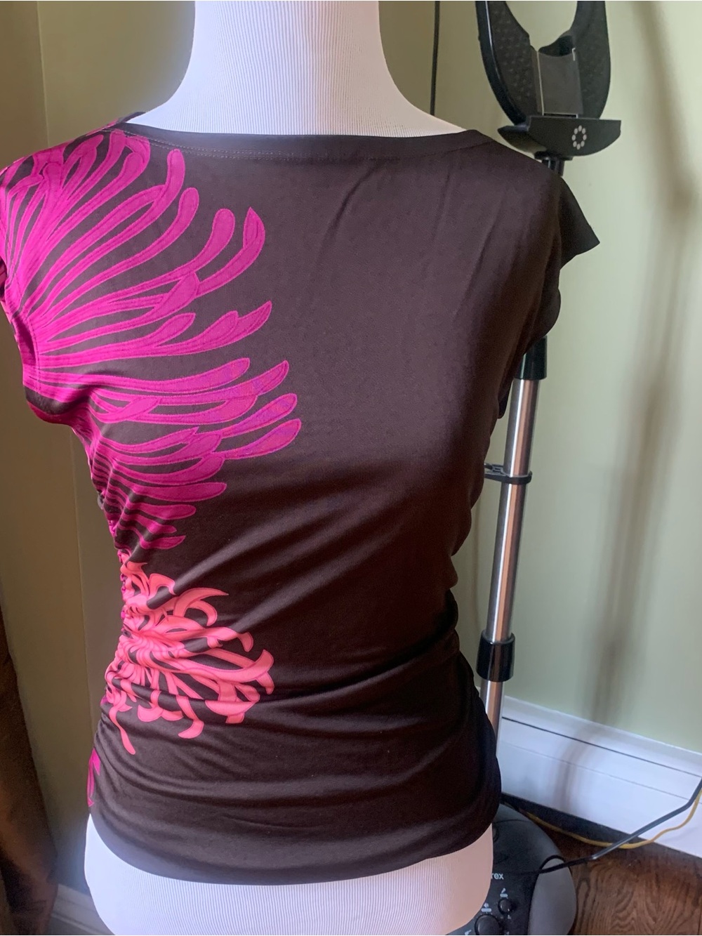 Vintage 90s DKNY satin silk jersey boatneck ruched top sea anemone print P / XS